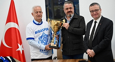 İsmet Güneşhan’dan Bigaspor ve Adaspor’a şampiyonluk tebriği