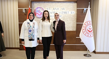 Kadın Belediye Başkanları, Aile ve Sosyal Hizmetler Bakanı Mahinur Özdemir'in ev sahipliğinde bir araya geldi