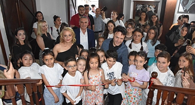 Minik ressamların renkli dünyası Atatürk Kültür Merkezi’nde sergilendi