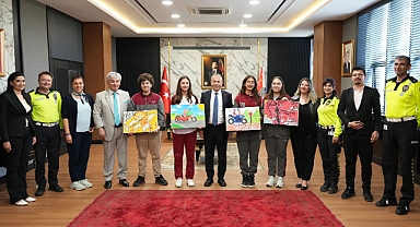 Trafik haftasında öğrencilerden mesaj