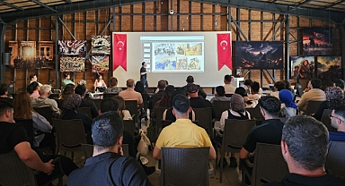 “Tuvalde, Notada ve Beyaz Perde Çanakkale” paneli yoğun ilgi gördü