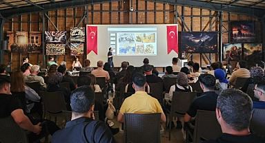 “Tuvalde, Notada ve Beyaz Perde Çanakkale” paneli yoğun ilgi gördü