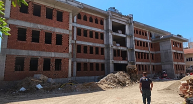 Yapımı 5 yıl boyunca duran Çanakkale Merkez İmam Hatip Lisesi inşaatında çalışmalar yeniden başladı