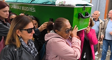 Zeynep Zan kadınların omzunda son yolculuğuna uğurlandı
