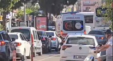 Ambulansa yol vermeyi bilmediğimiz gibi, önemsemiyoruz da