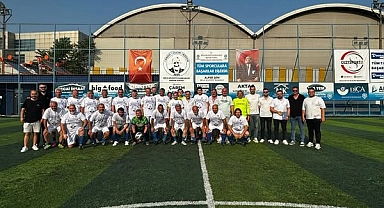 Biga'nın futbol efsaneleri yıllar sonra aynı sahada buluştu