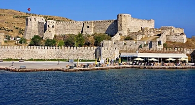 Bozcaada Kalesi yıllardır ziyaretçilerini ağırliyor