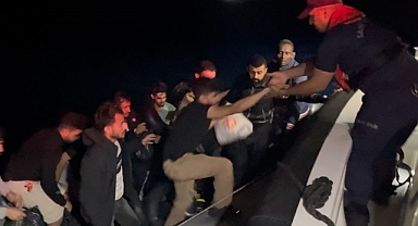 Çanakkale açıklarında 37 kaçak göçmen ve 2 göçmen kaçakçısı yakalandı