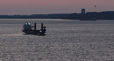 Çanakkale Boğazı’ndan Geçen Yük Gemisinde Yangın Paniği