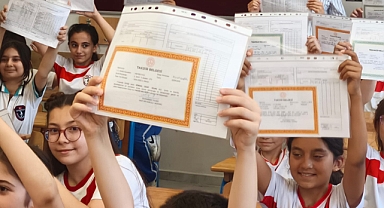 Çanakkale’de 82 bin 660 öğrenci karne heyecanı yaşadı