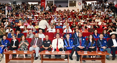 Çanakkale Sağlık Hizmetleri Meslek Yüksekokulu mezuniyet töreni gerçekleştirildi