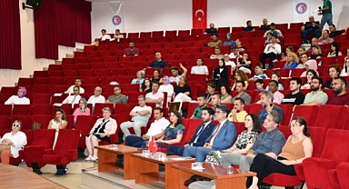 ÇOMÜ’de yapay zekâ farkındalığına büyük ilgi!