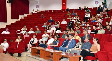ÇOMÜ’de yapay zekâ farkındalığına büyük ilgi!