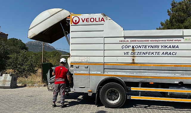 Çöp konteynerleri dezenfekte edildi