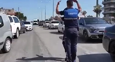 Ezine’de yoğun trafikte Ambulansa “Fermuar” desteği