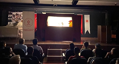 “Haydi Karagöz Mars’a!” oyunu Cezaevinde sahnelendi