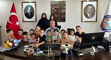 Karabiga Belediye Başkanı Ahmet Elbi, minik hafız adaylarını ağırladı
