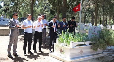 Kaymakam Emrah Bütün’den Şehit Kabirlerine Bayram Ziyareti