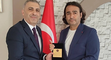 Kaymakam Emre Öztürk’ten Umurbey Belediye Başkanı Dr. Erdal Doğan’a veda ziyareti