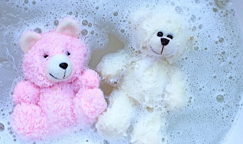 Miniklerin Yumuşak Arkadaşları İçin Sağlık Rehberi: Peluş Oyuncak Bakımının Püf Noktaları!
