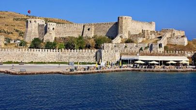 Bozcaada Kalesi yıllardır ziyaretçilerini ağırliyor