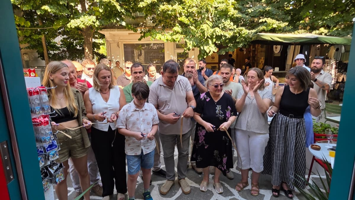 Kyria hizmete açıldı