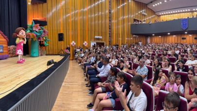 Niloya, Türkiye'den Sonra Bulgaristan'daki minik kalpleri fethetti