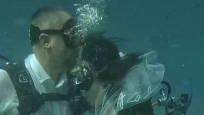 Gelibolu’da Su Altında Masal Gibi Nikah! Balıklar Şahit Oldu