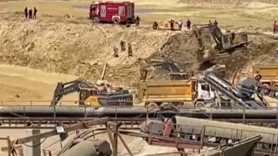 Çatalca'da Kum Ocağında Göçük: 1 Kişi Toprak Altında