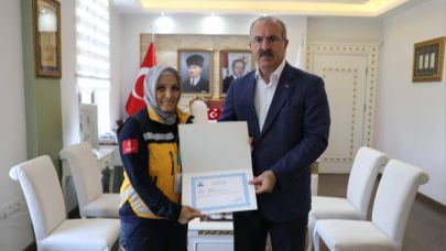 Telefonda Müdahaleyle 21 Günlük Bebeğe Hayat Verdi