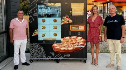 Çınarlı'da hazır pizza makinesi hizmete girdi
