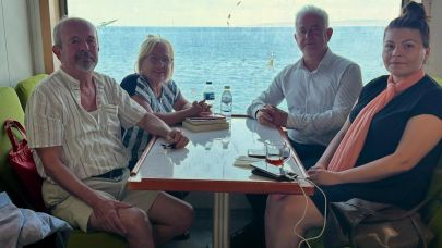 Güneşhan, vapur yolculuğunda derin sohbetlere katıldı