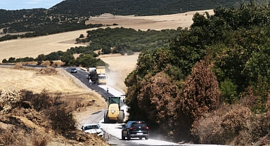 Biga’da Yol Atağı! Aksa-Değirmencik ve Kemer Köyü’nde Sathi Asfalt Çalışmaları Başladı