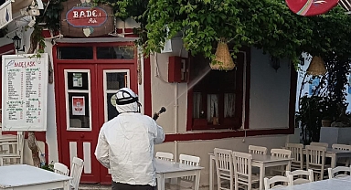 Bozcaada'da rutin ilaçlama devam ediyor