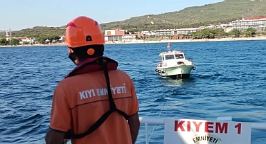 Çanakkale Açıklarında Sürüklenen Teknedeki 2 Kişi Kurtarıldı