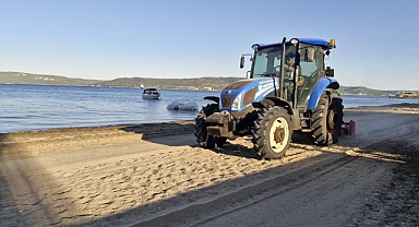 Çanakkale Belediyesi’nden sahil temizliği