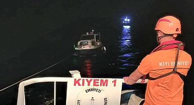 Çanakkale Boğazı'nda Dümen Arızası Yapan Tekne Kurtarıldı!