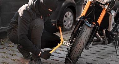 Çanakkale’de motosiklet kundaklama olayında flaş gelişme: Eski eş ve iki kişi tutuklandı