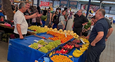 CHP’den Cuma Pazarı ziyareti: