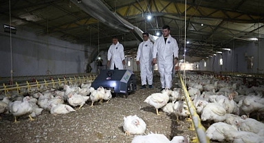 ÇOMÜ'den tavuk çiftliklerine robot çözüm: BroBot