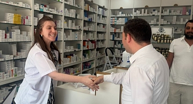 Kaymakam Kayabaşı ve Başkan Kırım’dan Anlamlı Ziyaret: Seda Sezen Eczanesi’ne Hayırlı Olsun Dileği