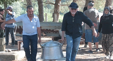 Küçükkuyu'da keşkek sofrasında buluştular