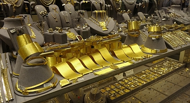 Kuyumcularda Durgun Sezon: Vatandaş Altını Bozdurup Ev ve Araba Alıyor