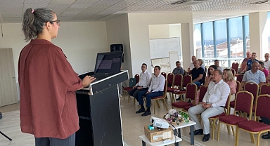 Lapseki Belediyesi personeline Resmi Yazışma Teknikleri semineri