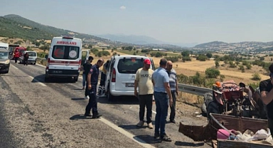 Traktörle otomobil kaza yaptı: 5 yaralı