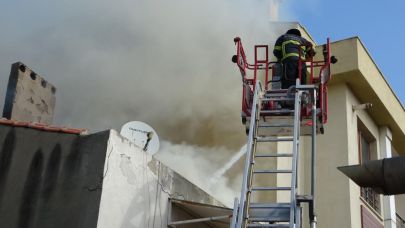 Çanakkale’de çatı katında yangın paniği