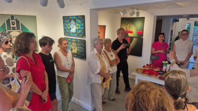 Tülin Serpen’in “Dönemler” sergisi Bozcaada’da açıldı