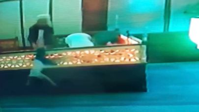 Namazını Bozdu, Düşen Çocuğu Havada Yakaladı
