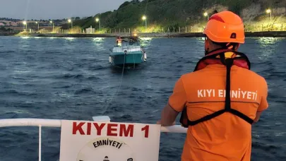 Çanakkale Boğazı’nda arızalanan tekne kurtarıldı