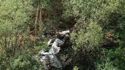 Tarım işçilerini taşıyan minibüs uçuruma yuvarlandı: 3 ölü, 4'ü ağır 18 yaralı